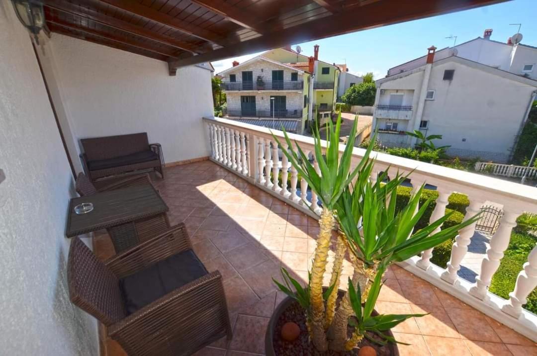 Tony Apartments Rovinj Buitenkant foto