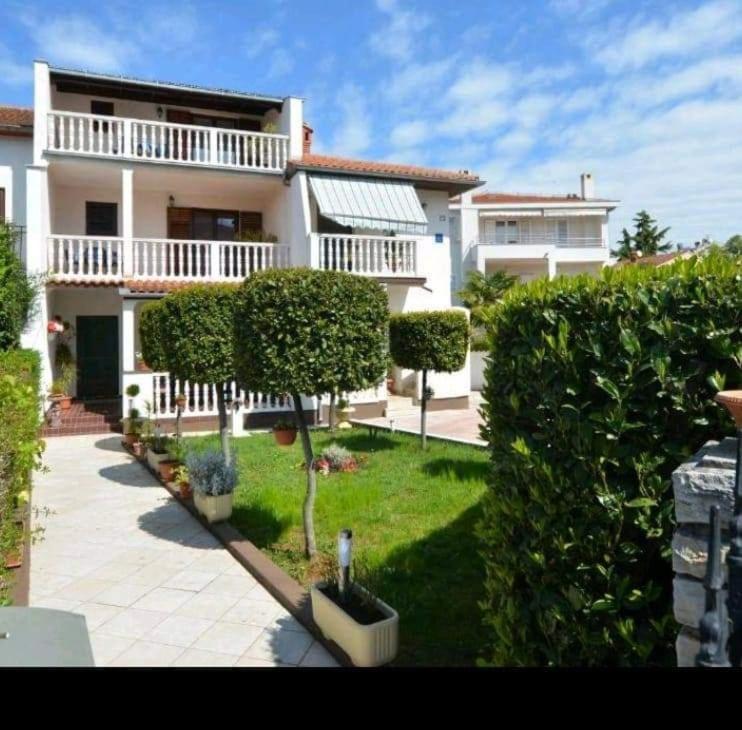 Tony Apartments Rovinj Buitenkant foto